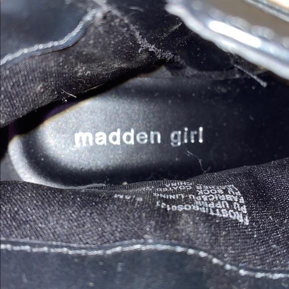 Madden Girl Frostt Black Ankle Boots with Buckle Detail Sz 6.5 NWOT - Picture 5 of 8